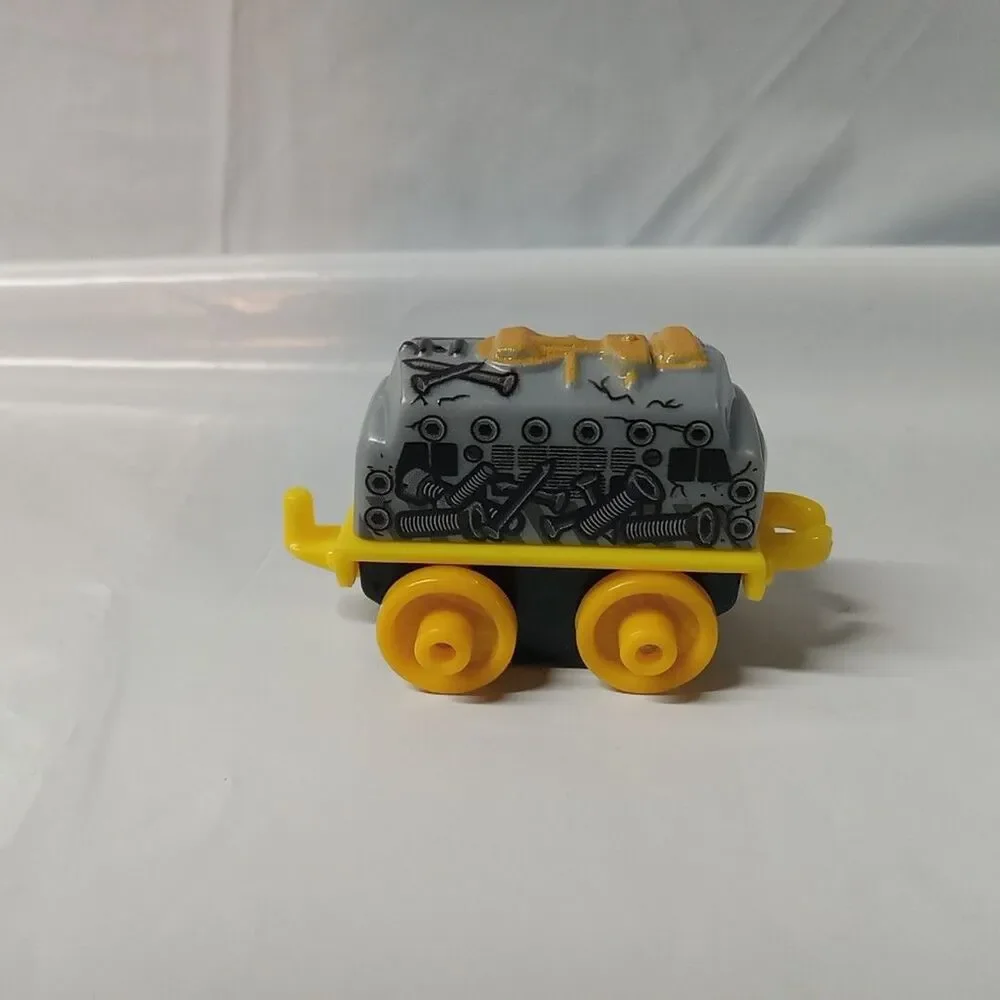 THOMAS & FRIENDS Minis Train Engine Diesel 10 Construction Engine Nuts & Bolts